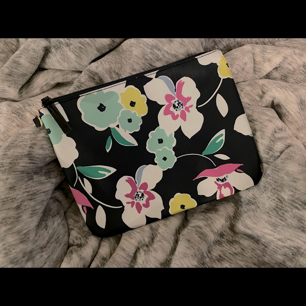 Floral clutch